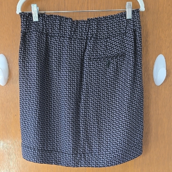 The Gap Maturnity Size Medium Elegant Black Patterned Skirt - Picture 4 of 4